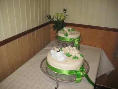 bryllupskaka jeg lagde til Mona og Roy